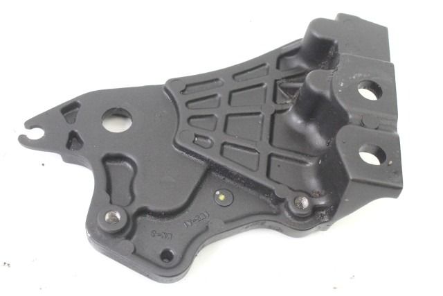YAMAHA MT-07 B34274A30000 ADATTATORE STAFFA PEDANA SINISTRA RM34 MTN690 21 - 24 LEFT FOOTREST ADAPTER