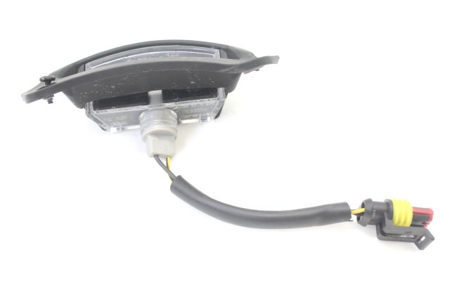 VESPA PRIMAVERA 125 1D000314 LUCE TARGA 21 - 24 LICENSE LIGHT