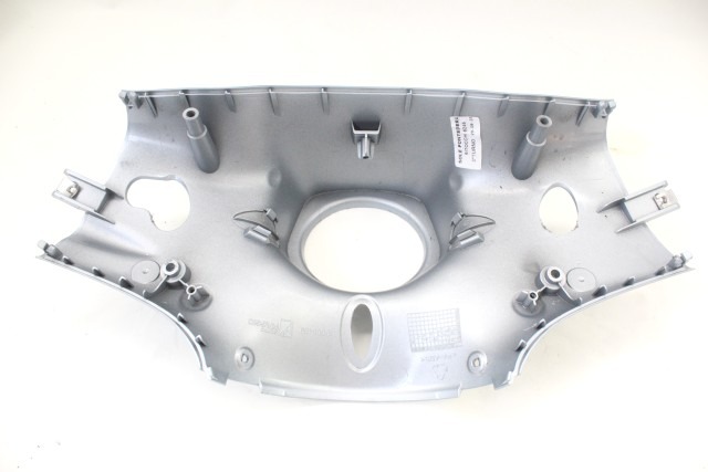 VESPA PRIMAVERA 125 1B005469 CARENA COVER MANUBRIO INFERIORE 21 - 24 LOWER HANDLEBAR COVER LEGGERI GRAFFI