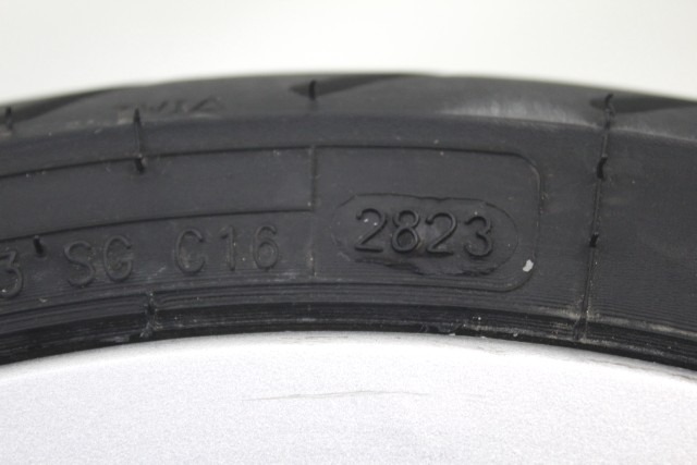 VESPA PRIMAVERA 125 1C003879R CERCHIO RUOTA ANTERIORE 21 - 24 FRONT WHEEL