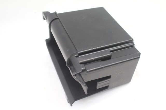 VESPA PRIMAVERA 125 1B004967 SUPPORTO BATTERIA 21 - 24 BATTERY CASE