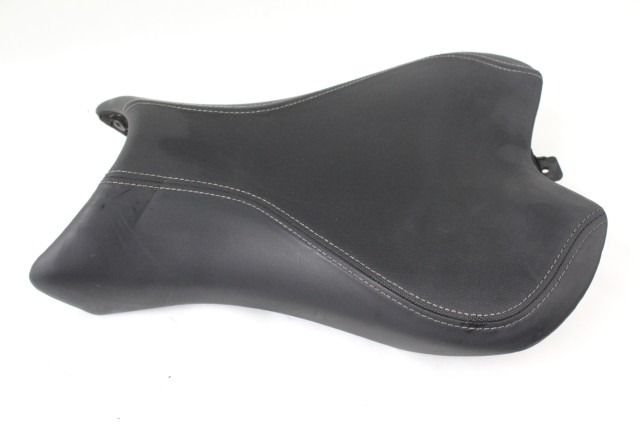 TRIUMPH STREET TRIPLE RS 765 T2308430 SELLA 20 - 22 SEAT