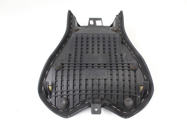 TRIUMPH STREET TRIPLE RS 765 T2308430 SELLA 20 - 22 SEAT