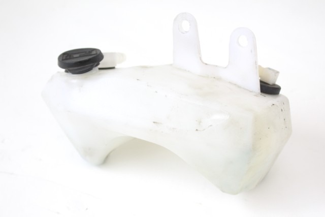 TRIUMPH STREET TRIPLE RS 765 T2109765 VASCHETTA ACQUA RADIATORE 20 - 22 WATER TANK T2100911