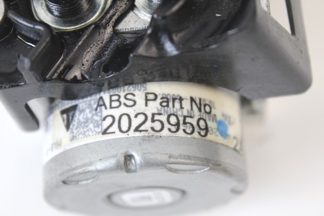 TRIUMPH STREET TRIPLE RS 765 T2025961 MODULATORE PRESSIONE ABS 20 - 22 MODULATOR