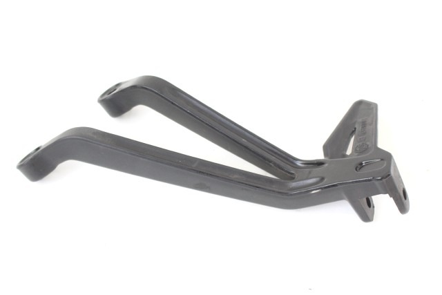 TRIUMPH STREET TRIPLE RS 765 T2081986 STAFFA PEDANA POSTERIORE DESTRA 20 - 22 REAR RIGHT FOOTREST HOLDER