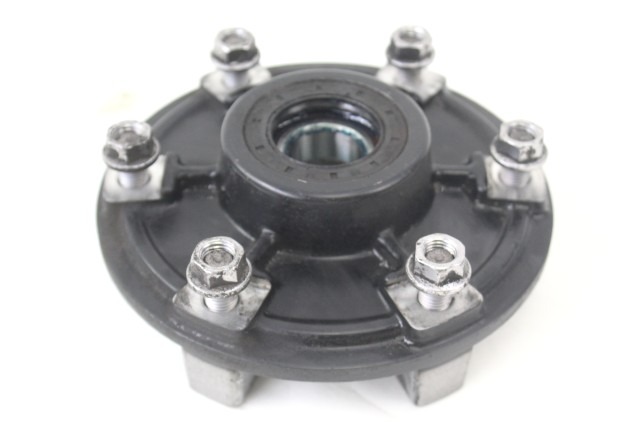 TRIUMPH STREET TRIPLE RS 765 T2010601 MOZZO RUOTA POSTERIORE 20 - 22 REAR WHEEL HUB