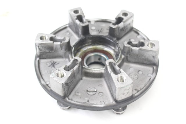 TRIUMPH STREET TRIPLE RS 765 T2010601 MOZZO RUOTA POSTERIORE 20 - 22 REAR WHEEL HUB