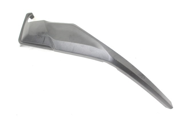 TRIUMPH STREET TRIPLE RS 765 T2405917 FIANCHETTO SERBATOIO DESTRA 20 - 22 RIGHT FUEL TANK MOULDING