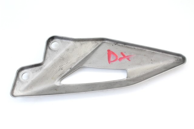 TRIUMPH STREET TRIPLE RS 765 T2081617 PARATACCO BATTITACCO DESTRA 20 - 22 RIGHT HEEL GUARD