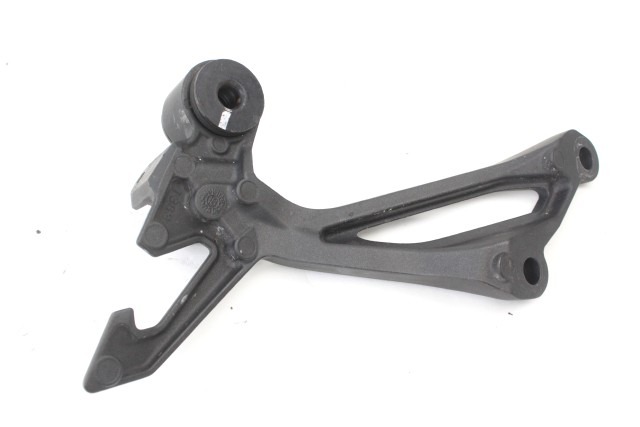 KAWASAKI Z 900 35063145218R STAFFA PEDANA POSTERIORE DESTRA ZR900B 17 - 20 REAR RIGHT FOOTREST HOLDER 35063136218R