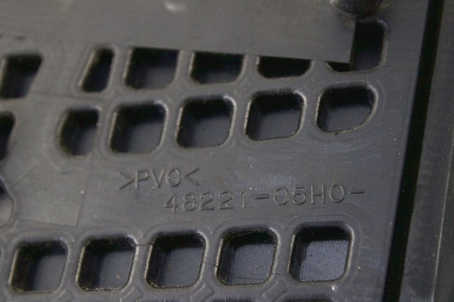 SUZUKI BURGMAN AN 400 4821105H00291 4822105H00291 TAPPETINI PEDANE ANTERIORI 08 - 13 FRONT MATS
