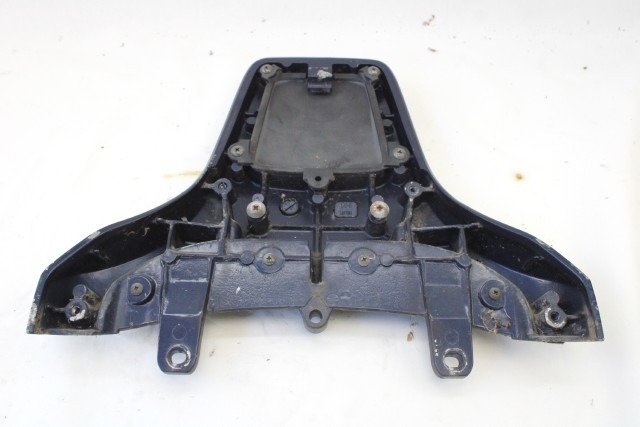SUZUKI BURGMAN AN 400 4621114F51 SCHIENALE PASSEGGERO 99 - 00 PILLION SEAT BACK SEGNI DI USURA