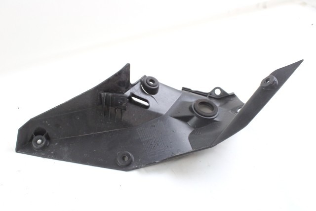 KTM 125 DUKE 93008055000 COVER INTERNA LATERALE DESTRA  21 - 23 INTERNAL RIGHT COVER CON CREPA