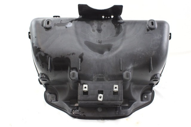 PIAGGIO HEXAGON 125 4T 5759955 PORTAPACCHI POSTERIORE 02 - 03 REAR BOX LUGGAGE