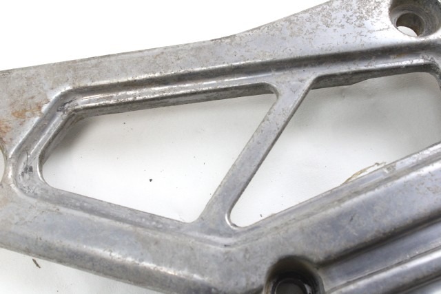 YAMAHA XJ 900 F 31A274430000 STAFFA PEDANA POSTERIORE DESTRA 85 - 93 REAR RIGHT FOOTREST HOLDER SEGNI DI USURA