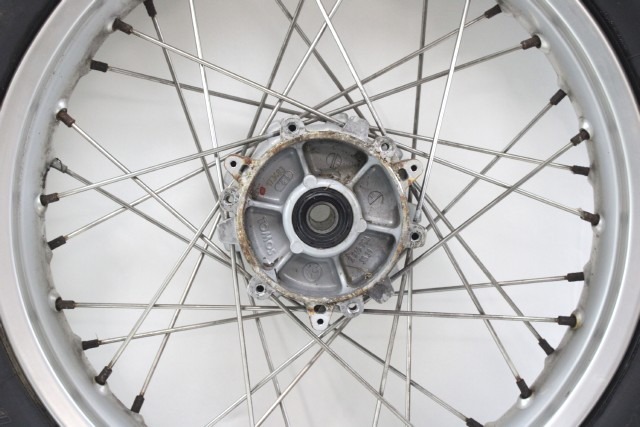 BMW F 650 GS 36317654027 CERCHIO RUOTA POSTERIORE 3.00X17 R13 99 - 07 REAR WHEEL 36318356848 SEGNI DI USURA