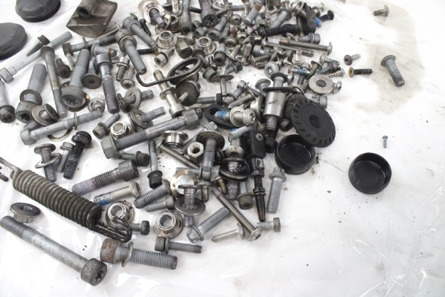 BMW R 1200 R SET VITI GENERICO K27 05 - 14 BOLTS SET